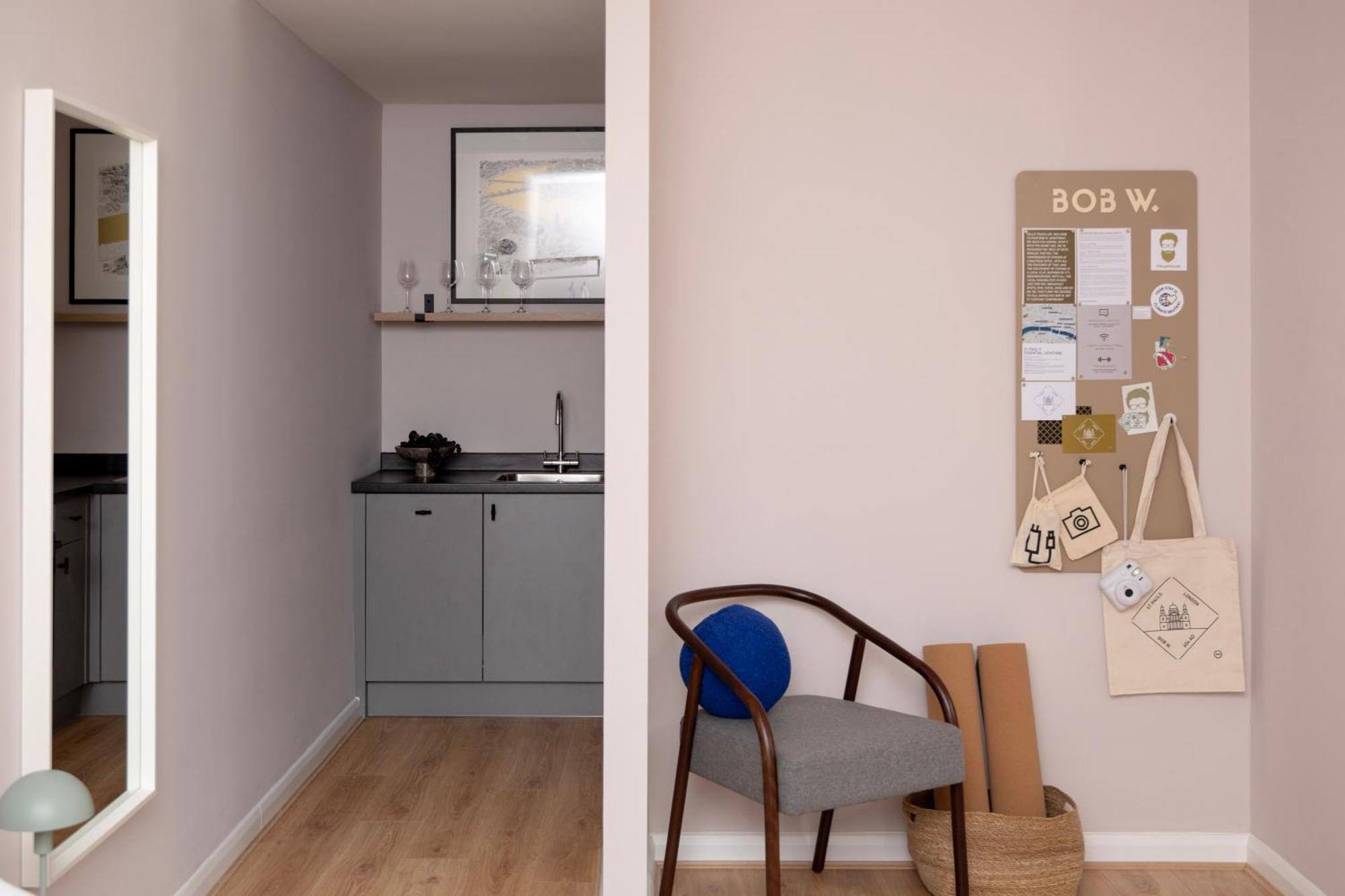 Bob W St Paul'S Apartment London Room photo